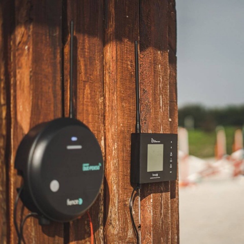 Samostatný zdroj pro elektrický ohradník fencee power DUO RF PDX10