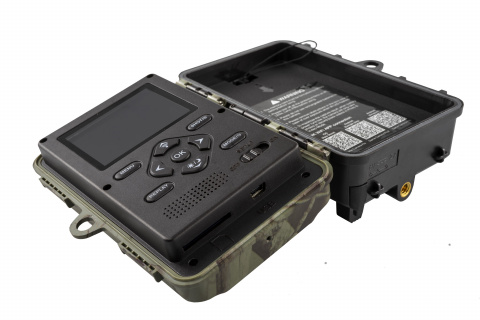 Fotopast OXE Tarantula WiFi 4K a klasický dalekohled  FOMEI 7-21X40 ZCF Zoom + 32GB SD karta, 8ks baterii, stativ a doprava ZDARMA!