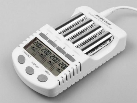 AVACOM JVL-505 Inteligentní nabíječka baterií (AA, AAA)