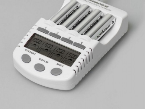 AVACOM JVL-505 Inteligentní nabíječka baterií (AA, AAA)