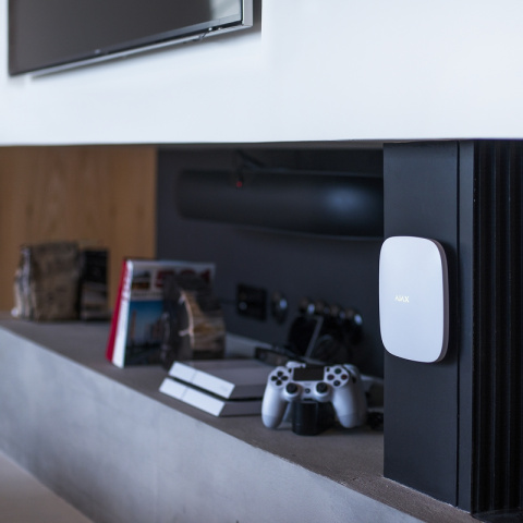 Centrální ovládací panel Ajax Hub 2 Plus white