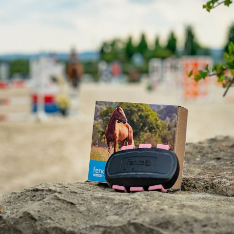 Chytrý lokátor pro koně fencee EquiGPS Track - Růžová