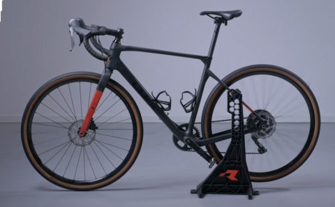 držák / stojan kola RTECH R24 univerzální černý