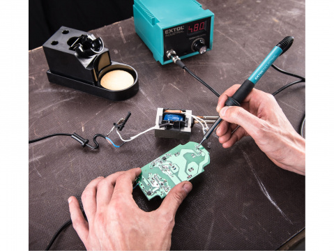 EXTOL INDUSTRIAL stanice pájecí s LCD a elektronickou regulací teploty a kalibrací 8794520