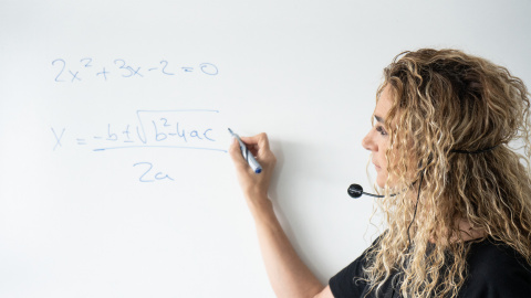 Fonestar ALTA-VOZ-30 - Malý průvodcovský PA systém s náhlavním mikrofonem, MP3 přehrávač / rekordér