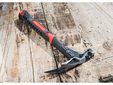 FORTUM kladivo tesařské, pokrývačské, LOW-VIBE, 680g s magnetem 4751100 s magnetem