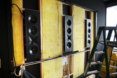 JBL Synthesis SCL-2 - 2,5-pásmový vestavný  reproduktor, 3 x 8", 450 W