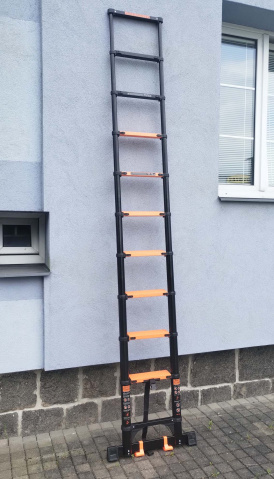 MAGG Profi skládací žebřík o délce 3,2 m