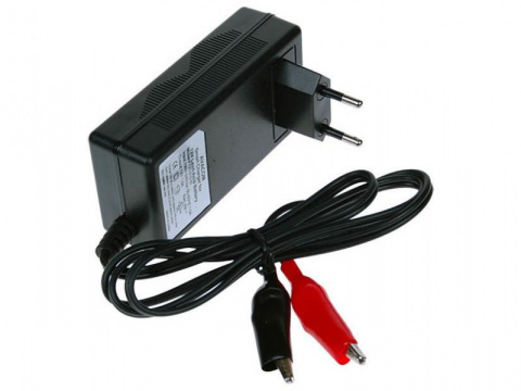 Nabíječka WILSTAR 12V/1,8A pro olověné AGM/GEL akumulátory (7 - 23Ah)