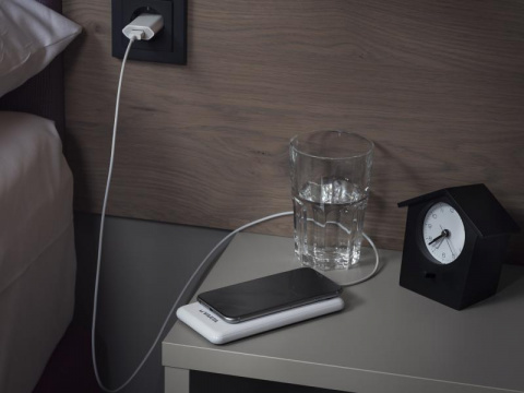 Powerbanka VARTA 57909 20000mAh USB-C PD vstup a výstup, bezdrátové nabíjení Qi