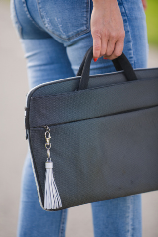 přívěšek reflexní střapec