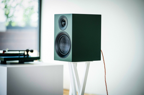 Pro-Ject Speaker Box 5 E Carbon - 2-pásmová regálová reprosoustava - satin green