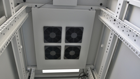 Rozvaděč stojanový LEXI-Net vč. 4x vent+term.+kol. 37U 600x800