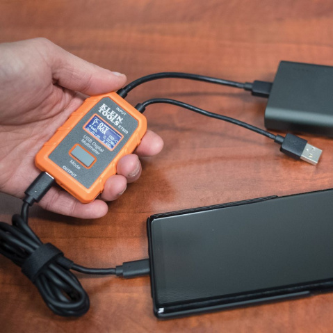USB Digitální měřič, USB- A a USB-C, KLEIN TOOLS