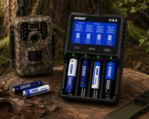 XTAR VX4 nabíječka s LCD displejem 4 port, 18650 / 21700 / AA / AAA